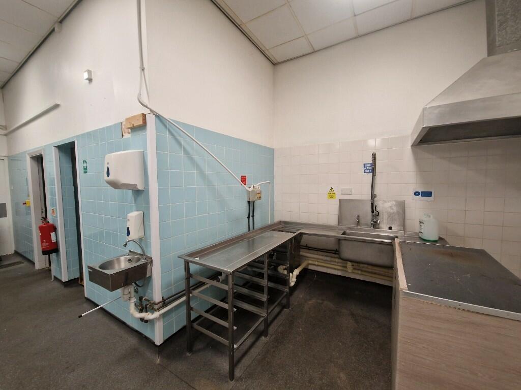 Industrial Unit in Hull - photo 2