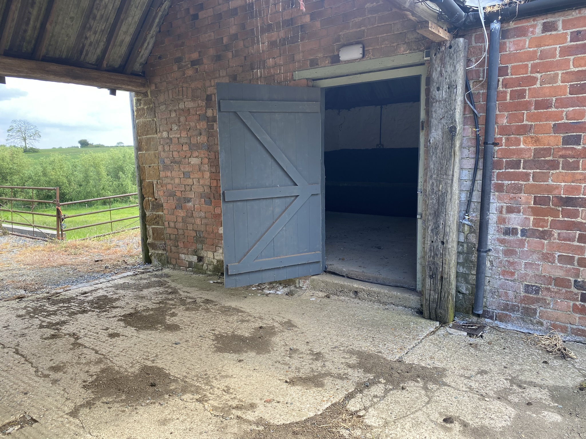 Storage in Market Harborough - photo 3