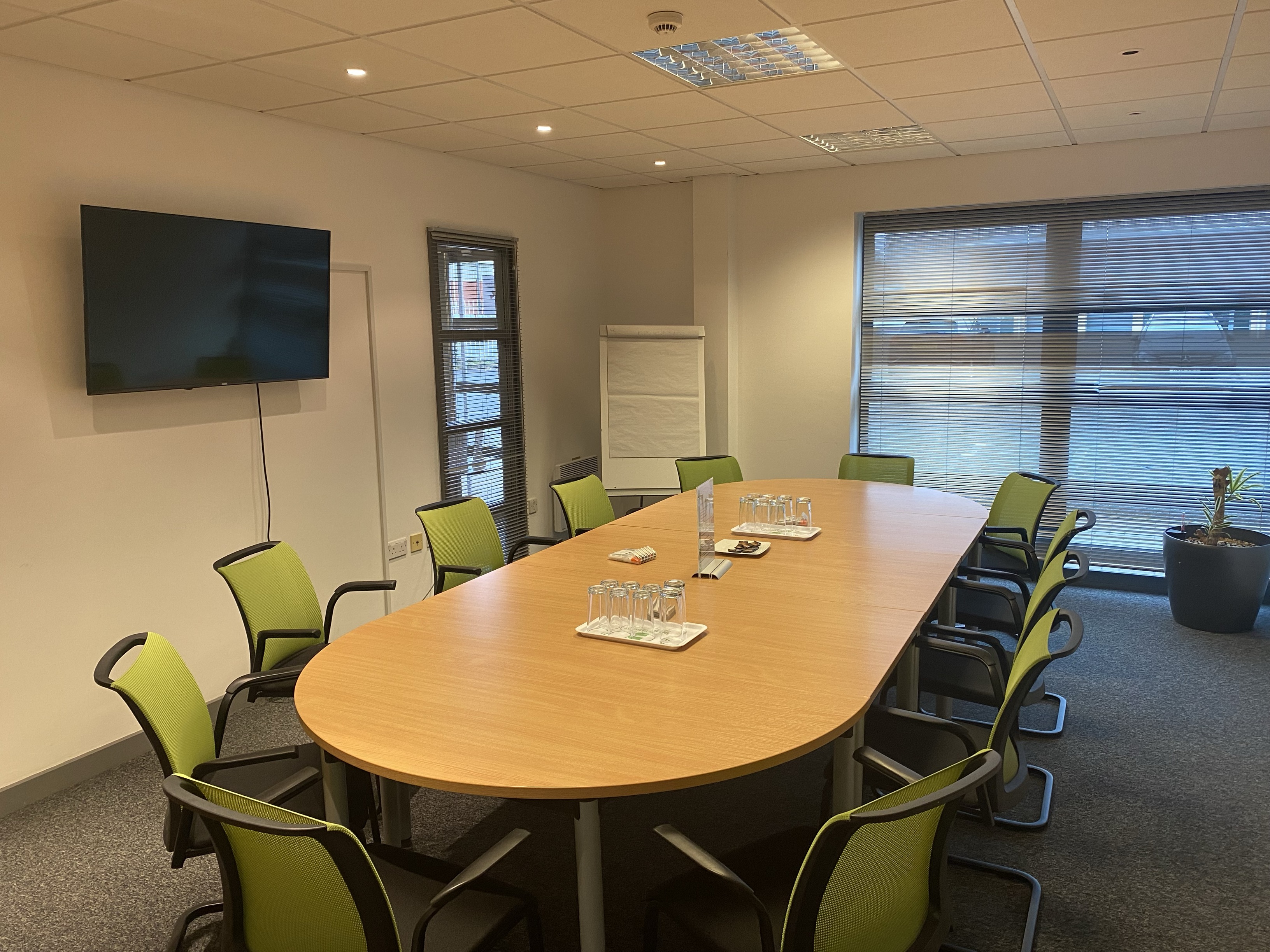 Office in Tewkesbury - photo 3