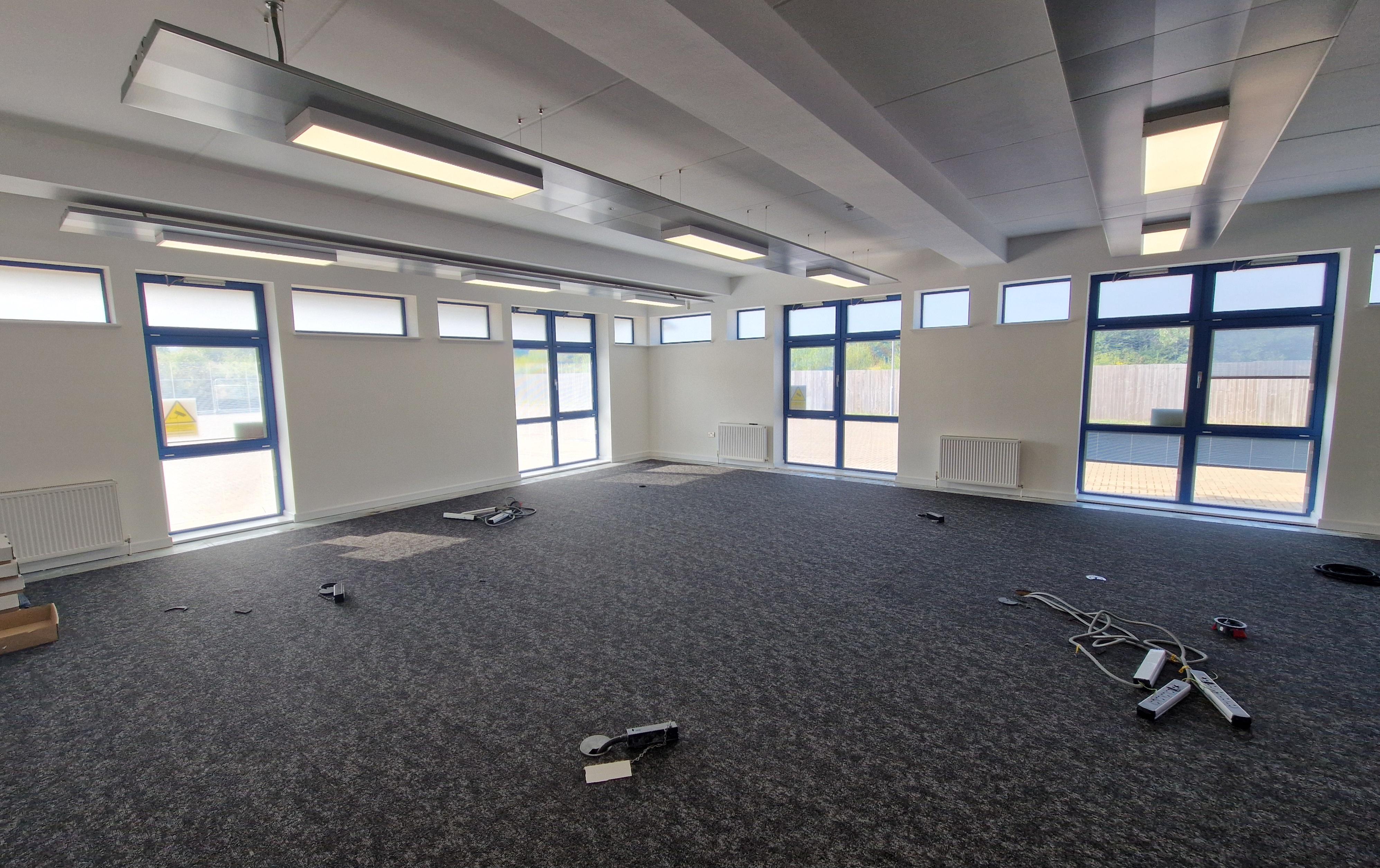 Office in Caerphilly - photo 3