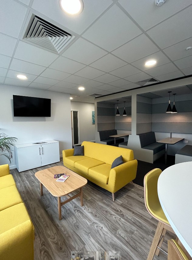 Office in Wigan - photo 4