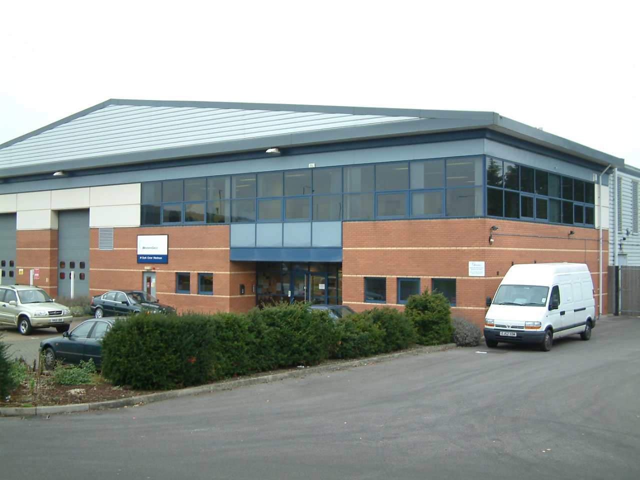Storage in Crawley - photo 2