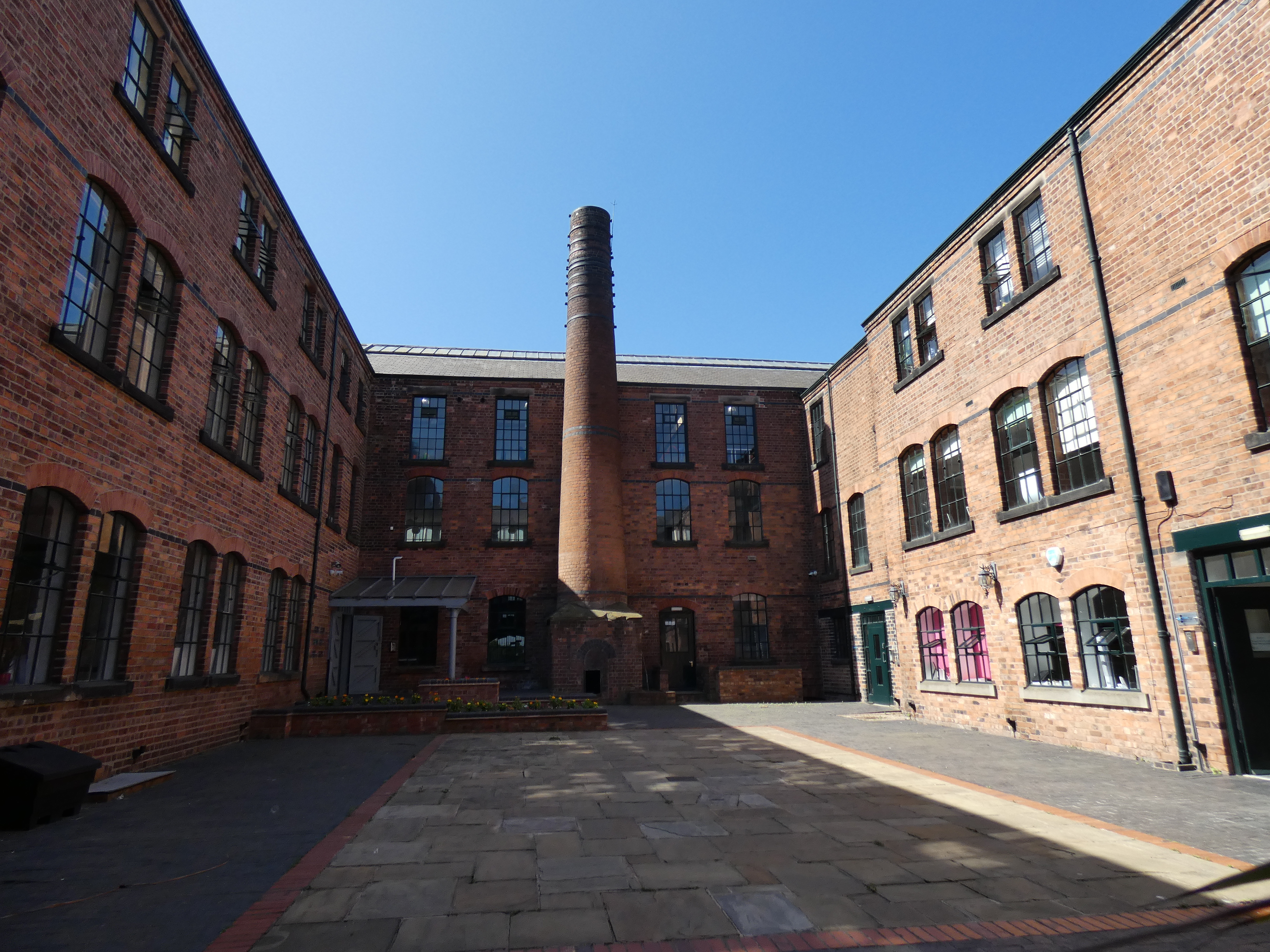 Office in Wolverhampton - photo 2