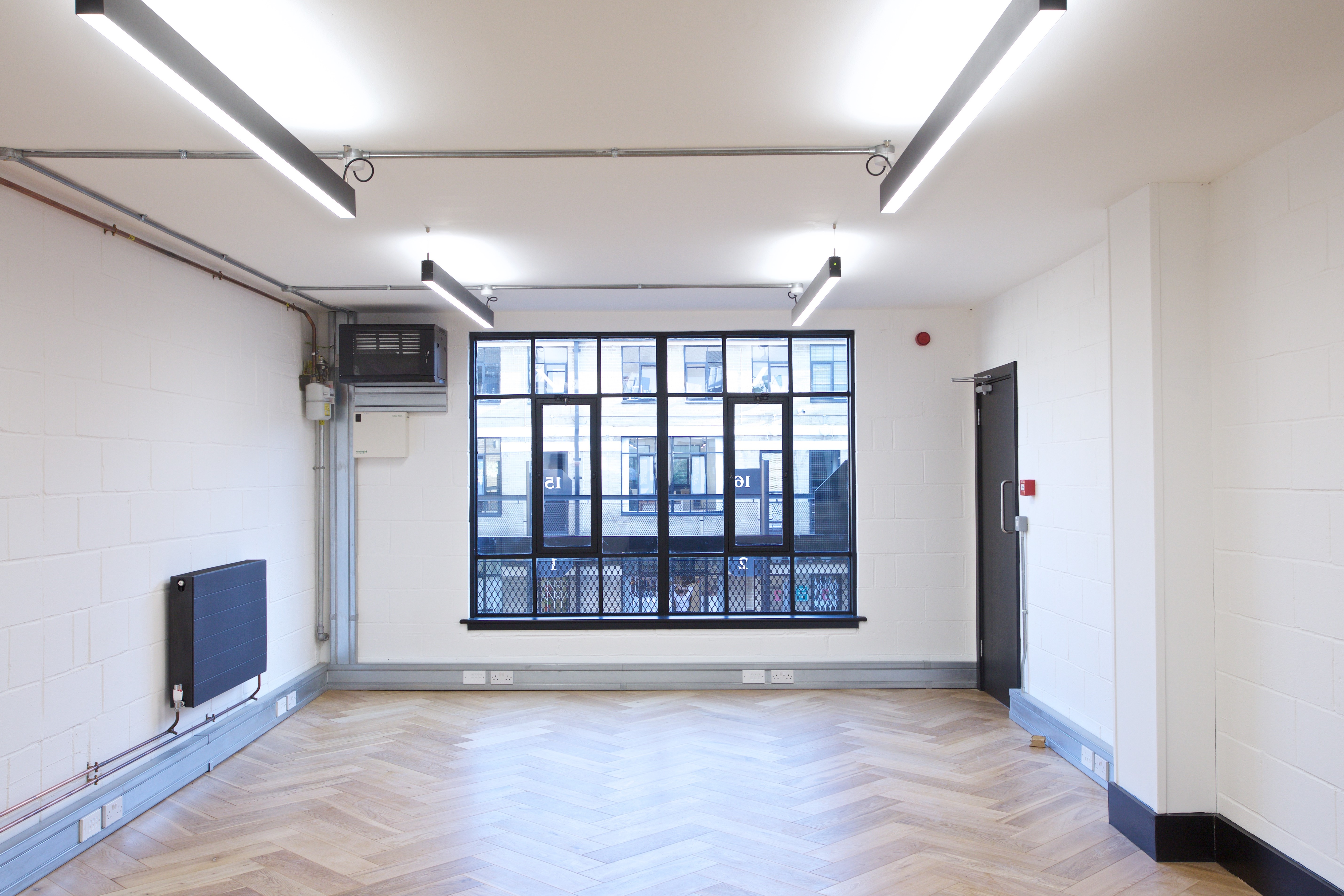 Industrial Unit in London - photo 3