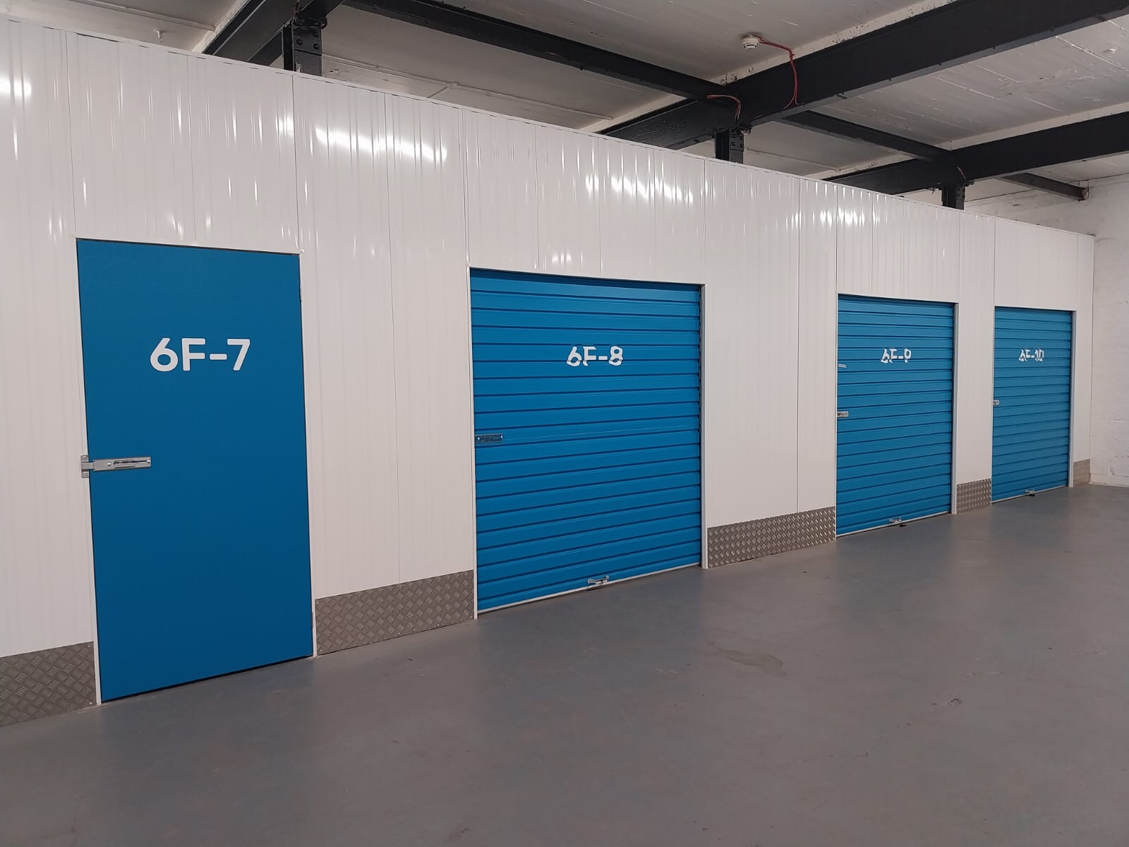 Storage in London - photo 2