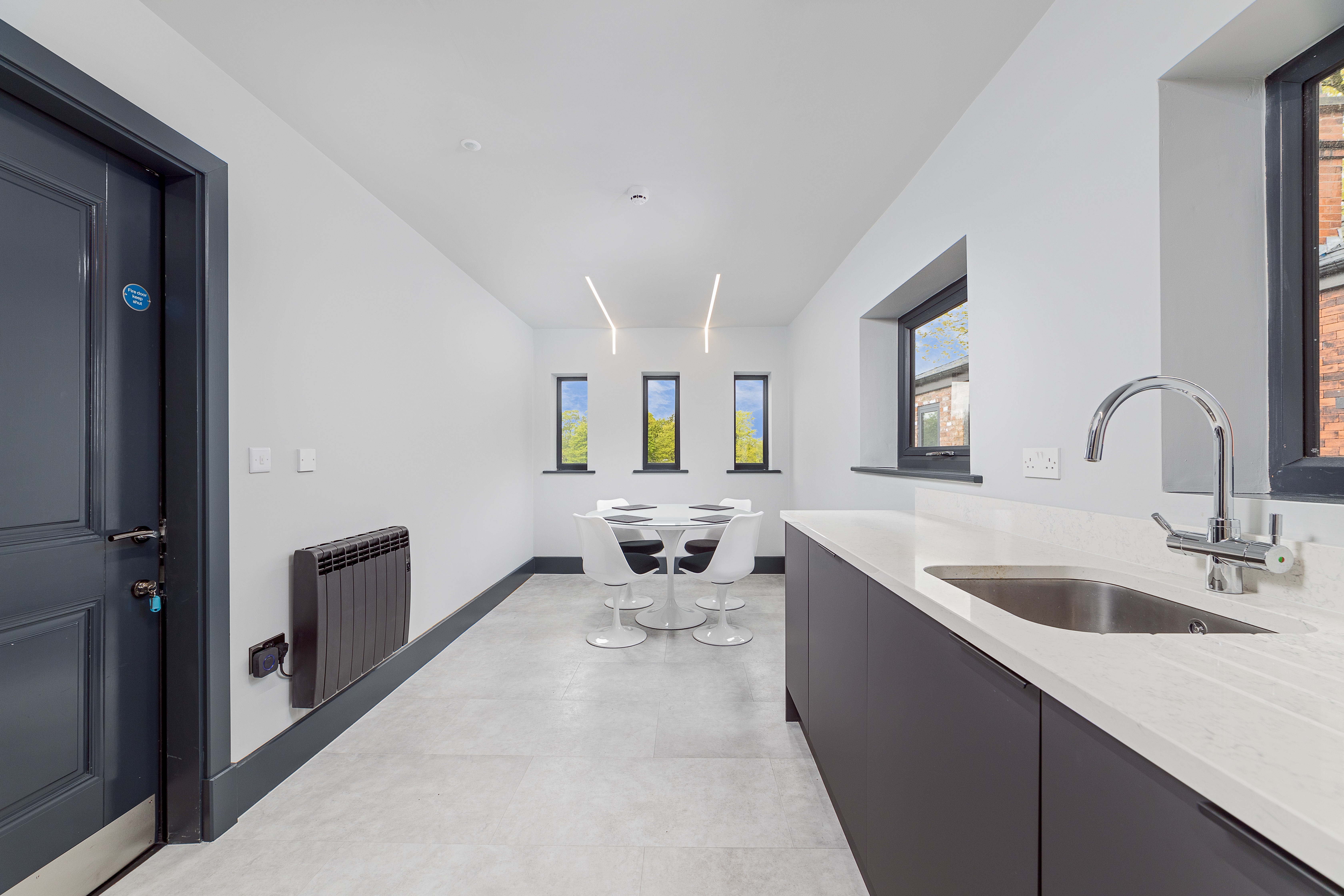 Office in Alderley Edge - photo 2