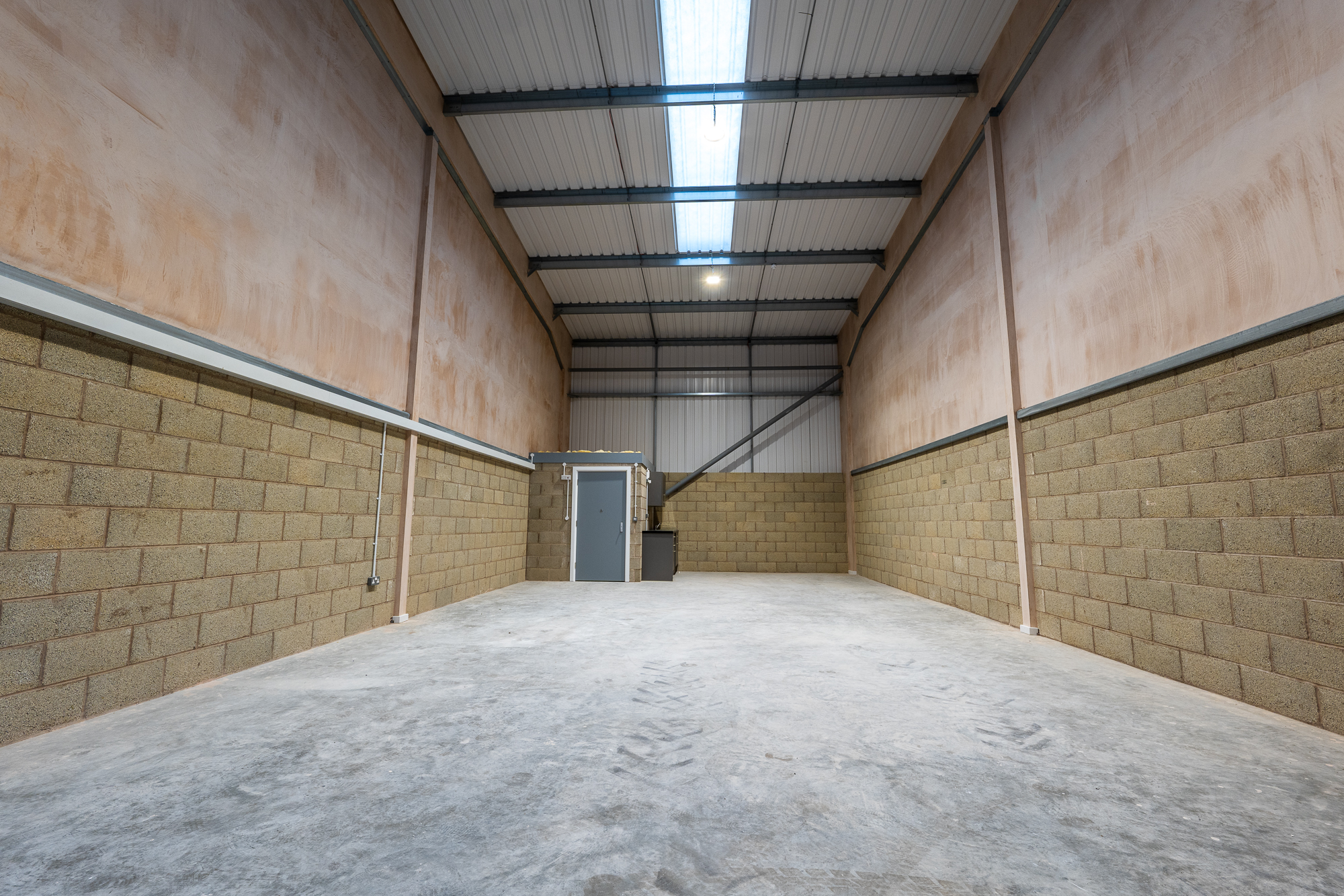 Industrial Unit in Newark - photo 2