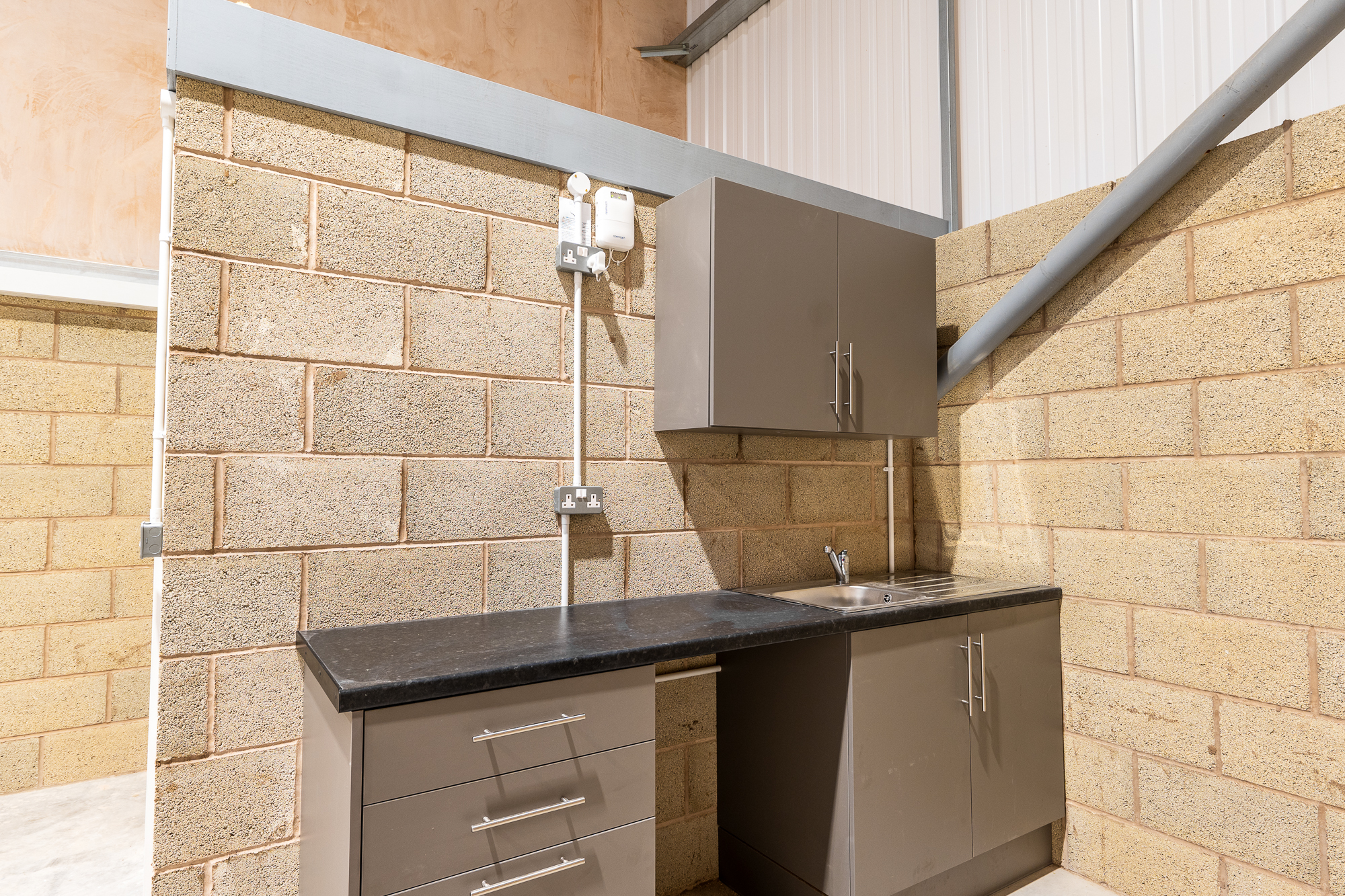 Industrial Unit in Newark - photo 3