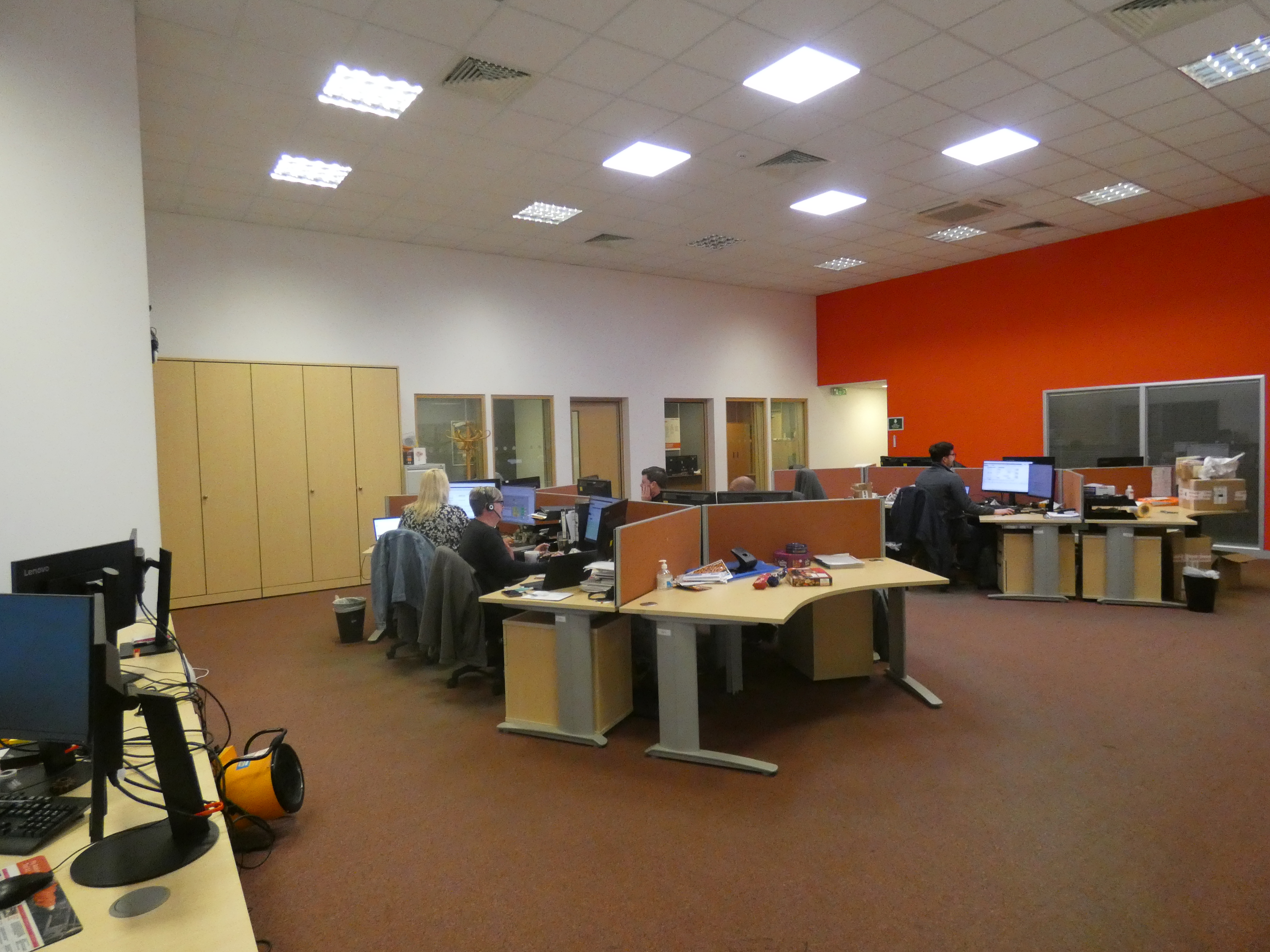 Office in West Bromwich - photo 4