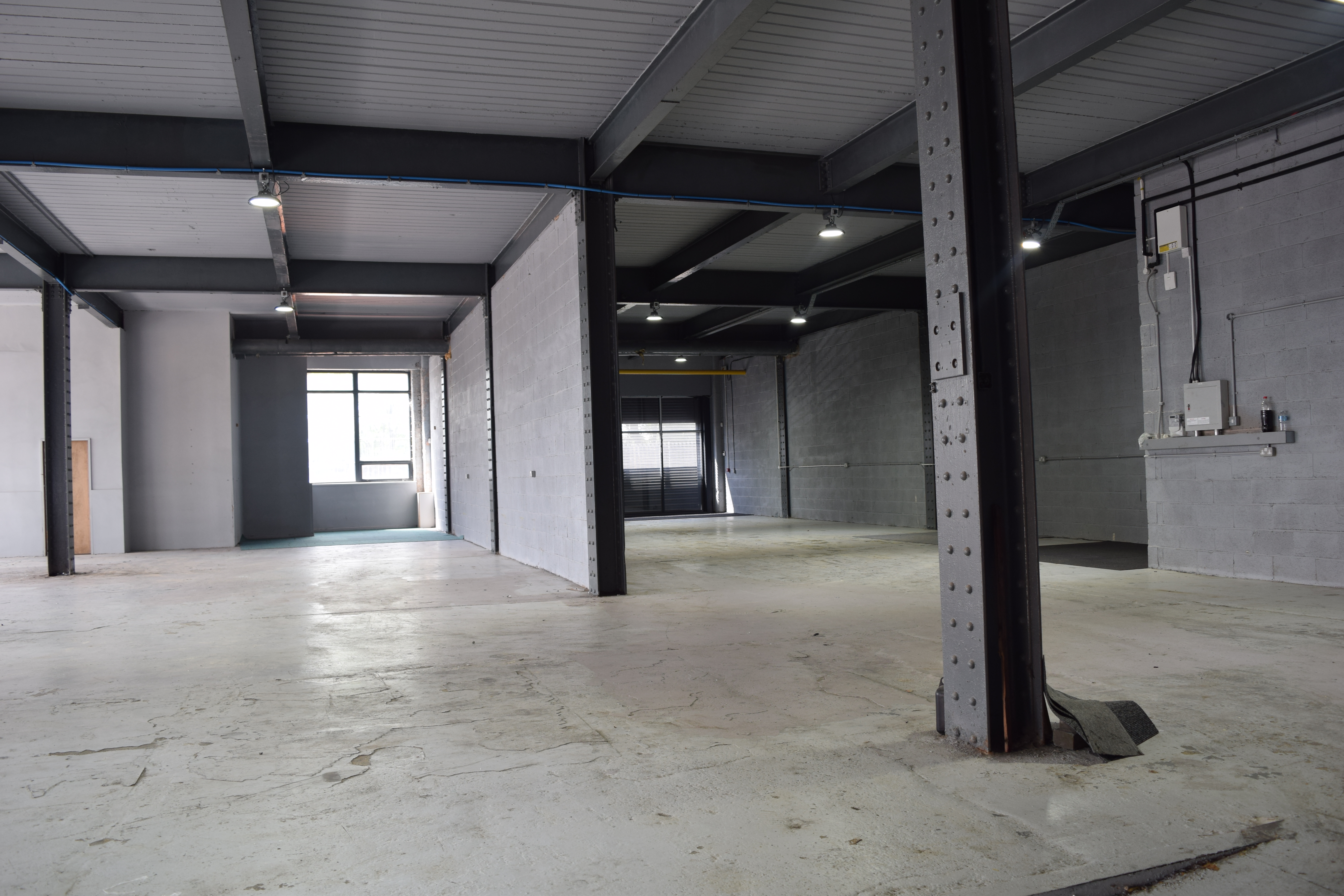 Retail/Shop in Blackburn - photo 2