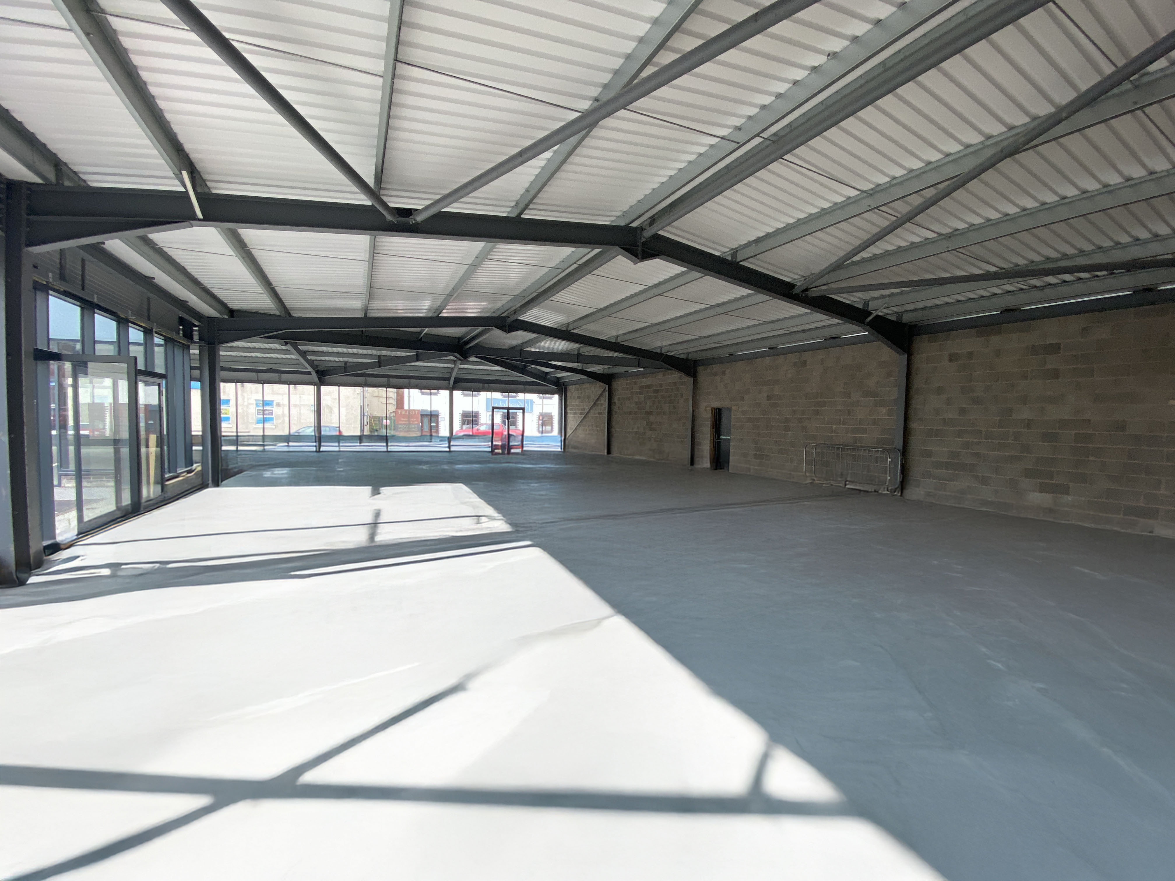 Retail/Shop in Blackburn - photo 2