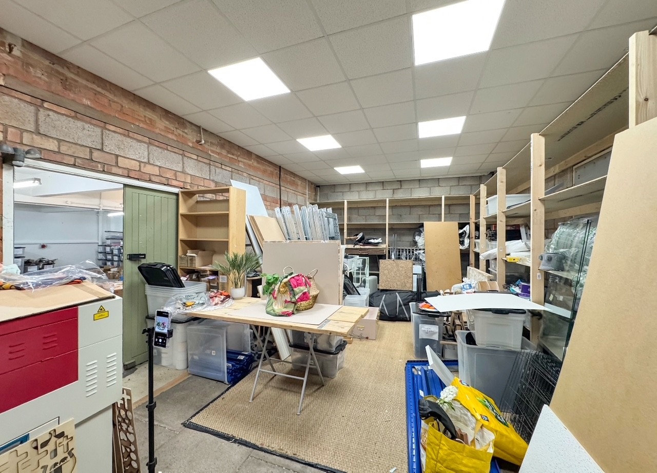 Industrial Unit in Leicester - photo 2