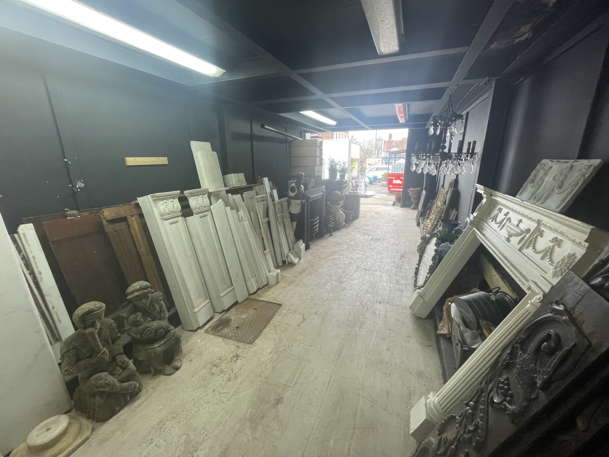 Storage in Bagshot - photo 3