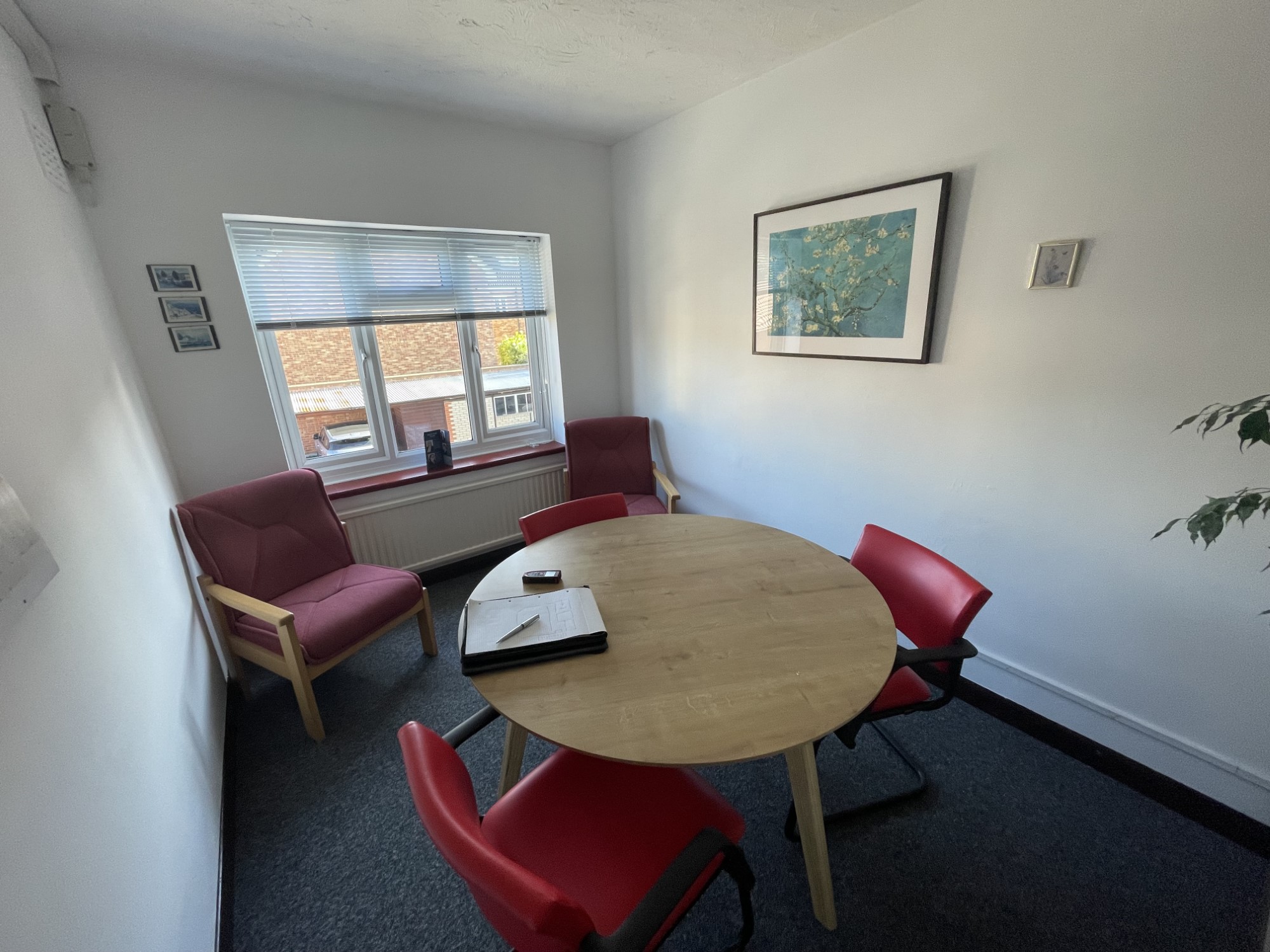 Office in Camberley - photo 2