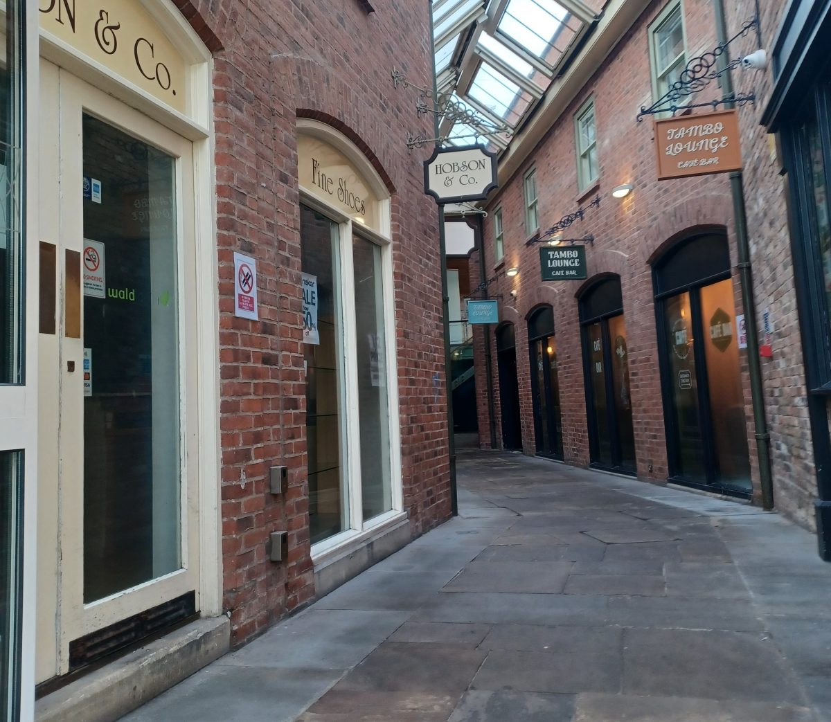 Retail/Shop in Newark - photo 2