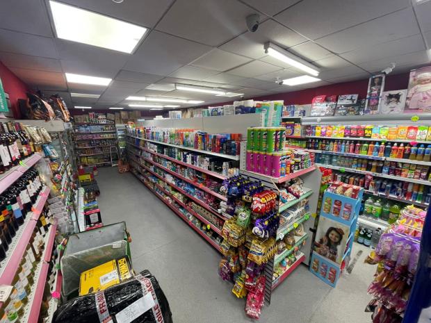 Retail/Shop in Uxbridge - photo 2