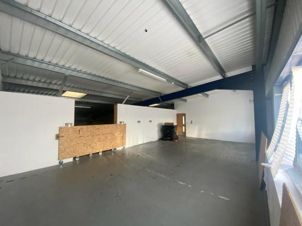 Commercial Property in Hayes - photo 3