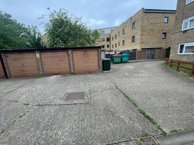 Storage in Hounslow - photo 3