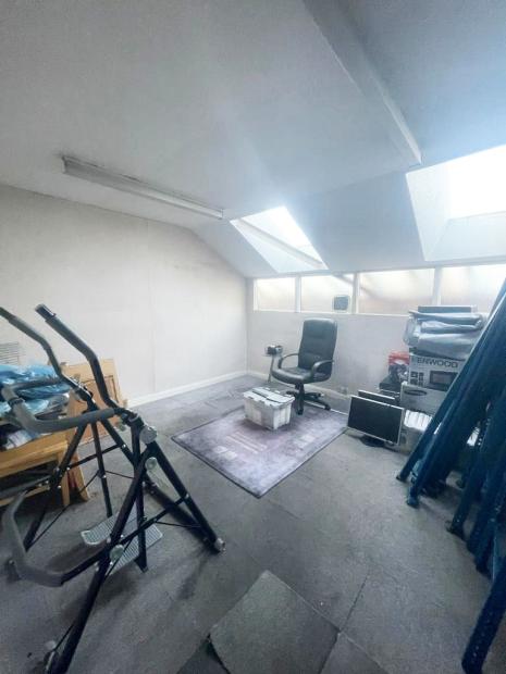 Industrial Unit in Uxbridge - photo 2