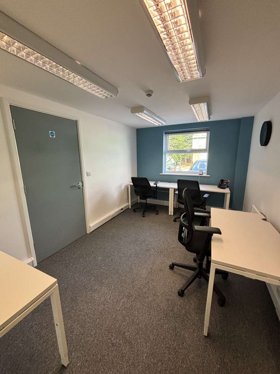 Industrial Unit in Romsey - photo 3