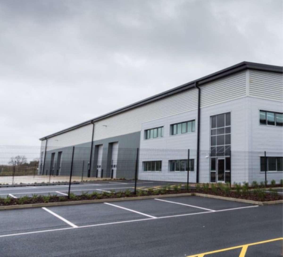 Industrial Unit in Market Harborough - photo 3