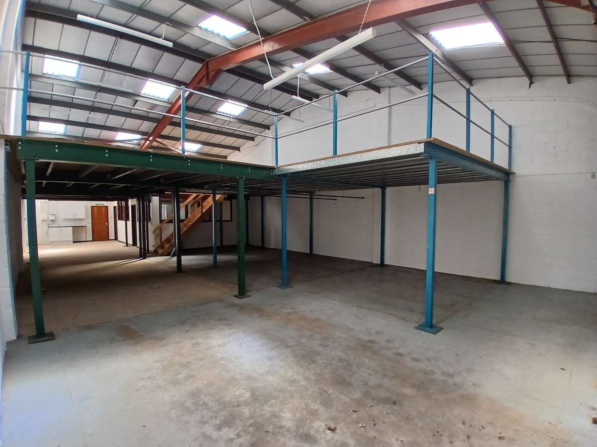 Industrial Unit in Cambridge - photo 2