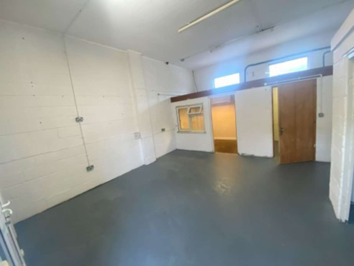 Industrial Unit in Huntingdon - photo 2