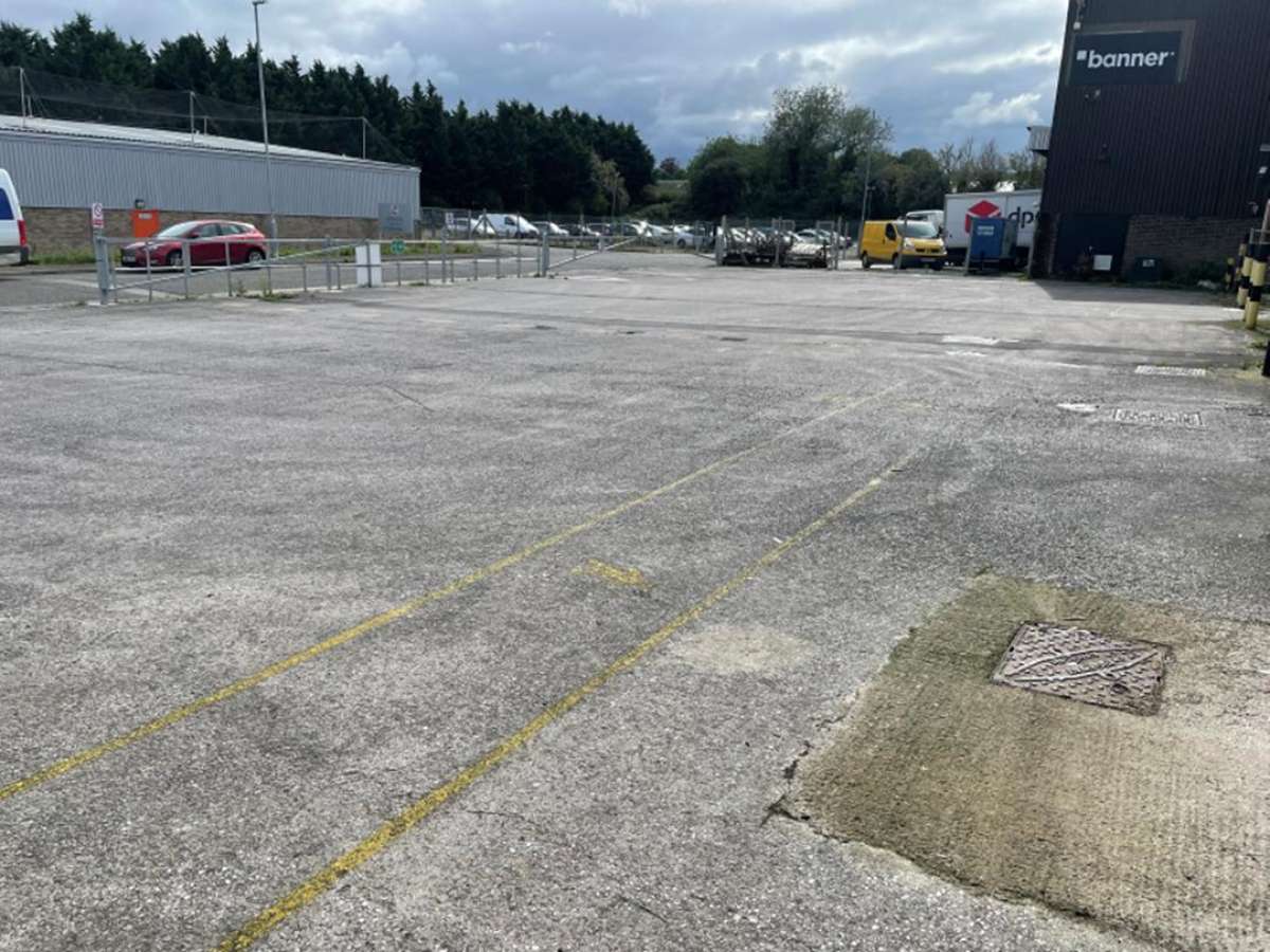 Industrial Unit in Trowbridge - photo 2