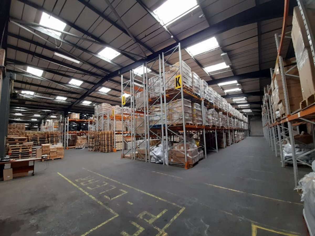 Industrial Unit in Basingstoke - photo 2