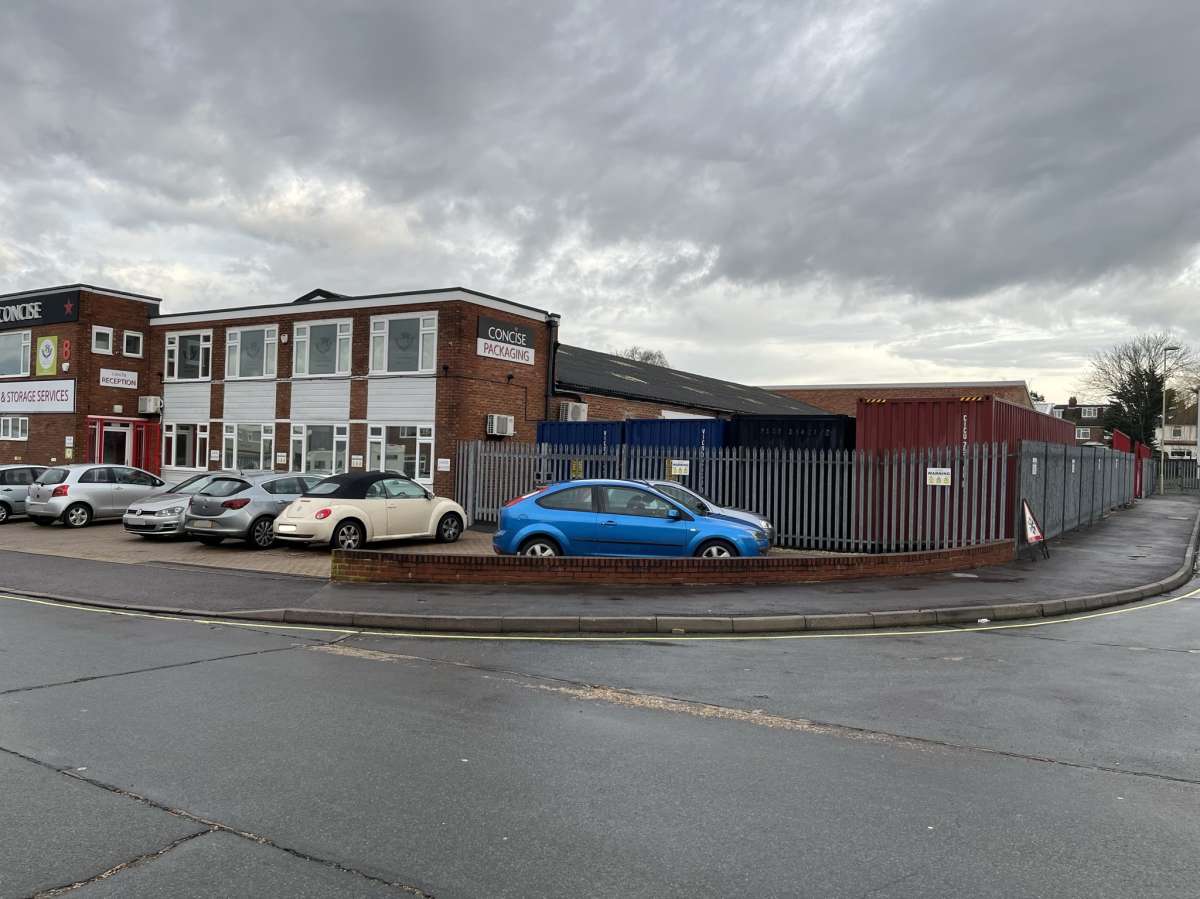 Industrial Unit in Waterlooville - photo 2