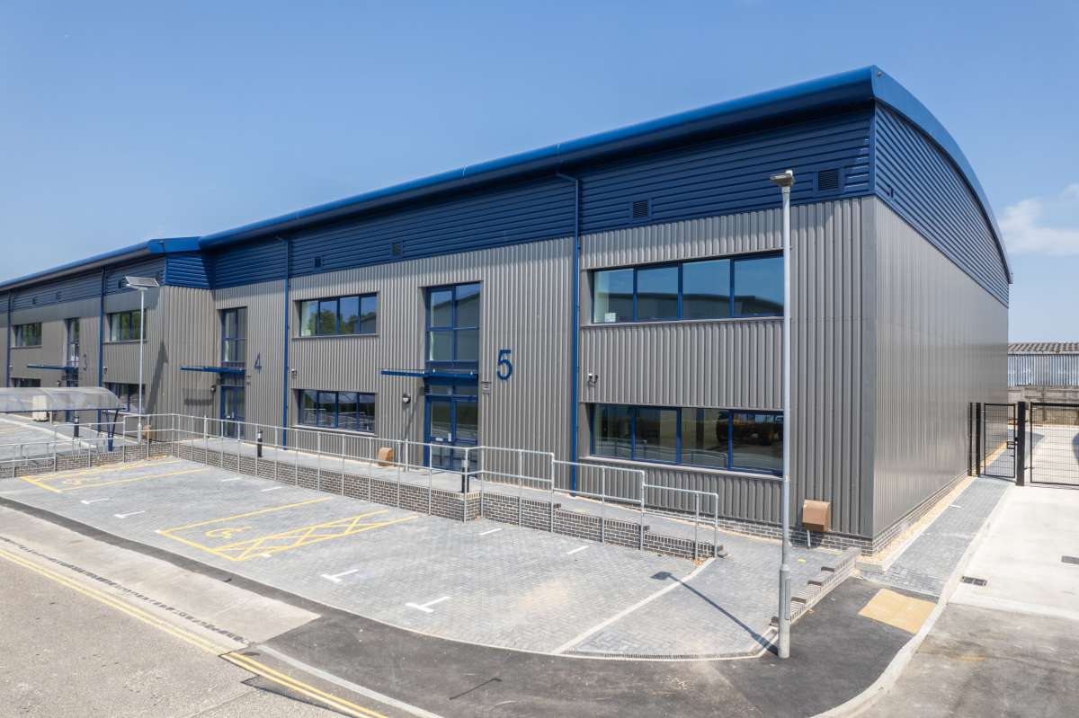 Industrial Unit in Portsmouth - photo 3