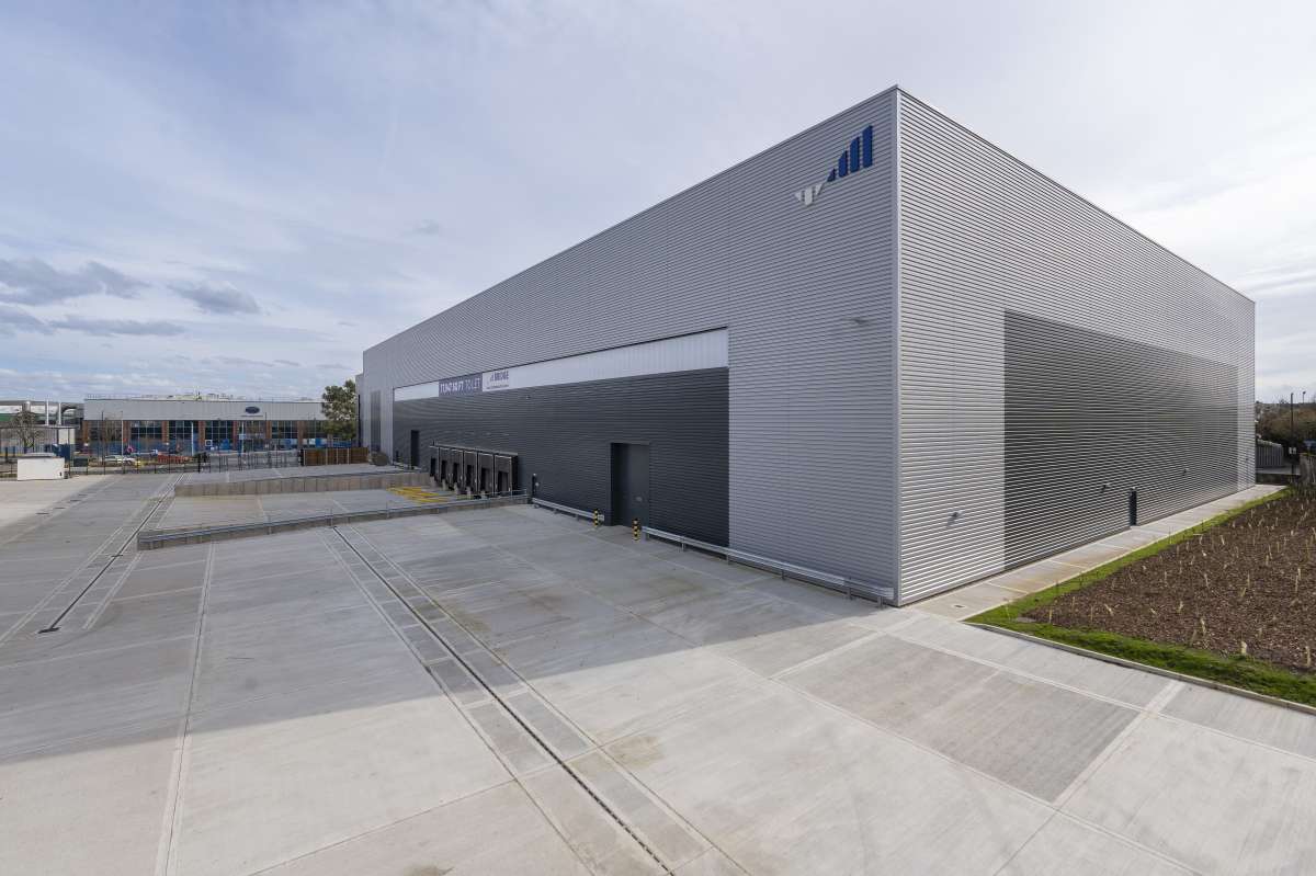 Industrial Unit in Southall - photo 4