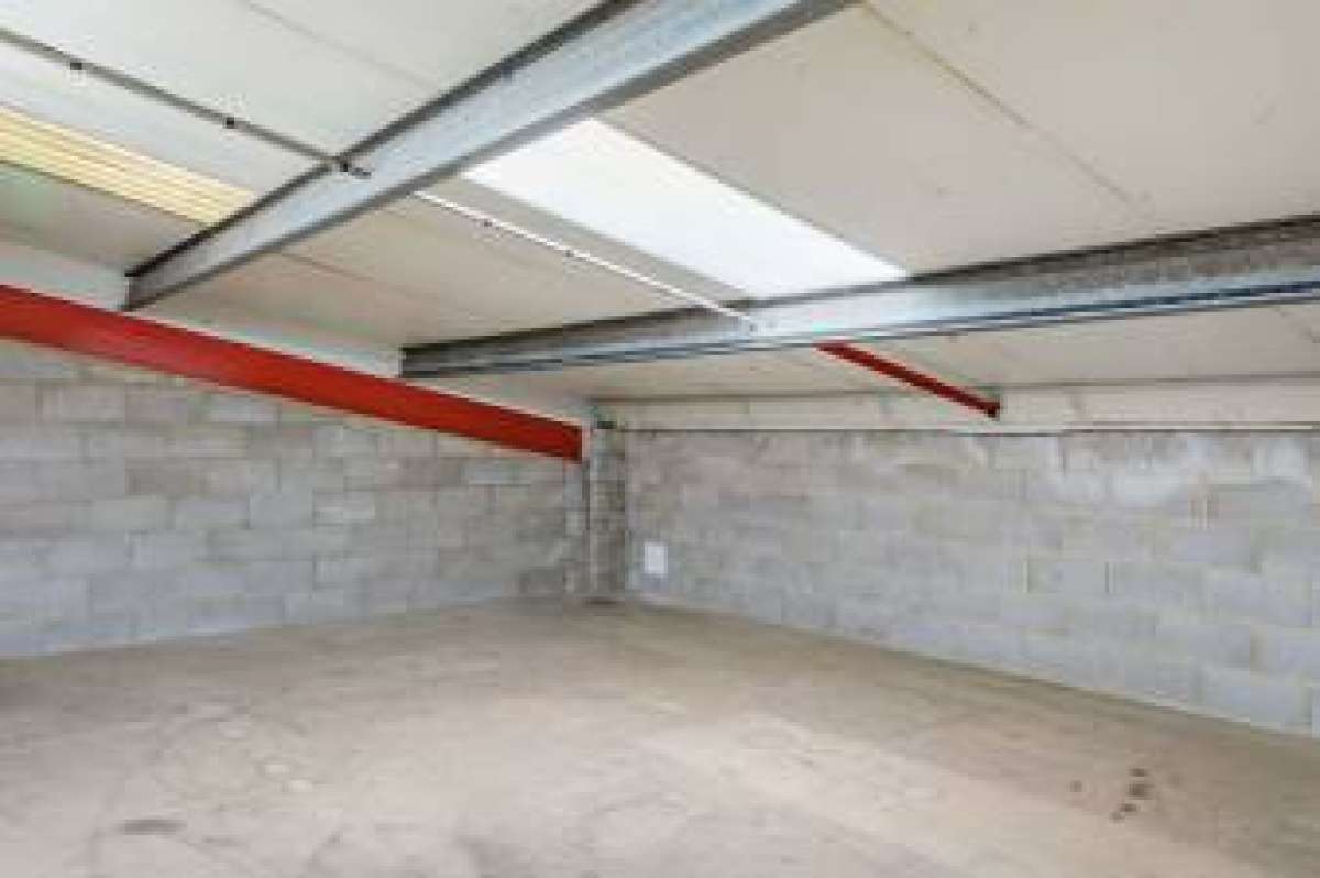 Industrial Unit in Leeds - photo 2