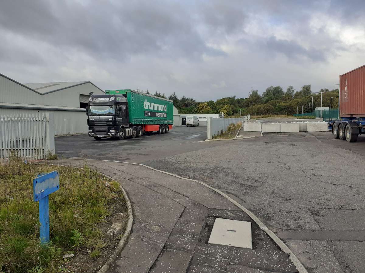Industrial Unit in Livingston - photo 3