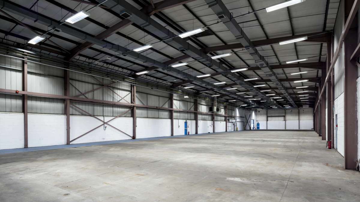 Industrial Unit in London - photo 3