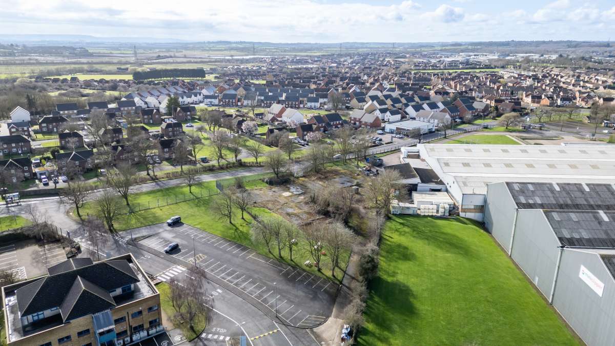 Industrial Unit in Leighton Buzzard - photo 2