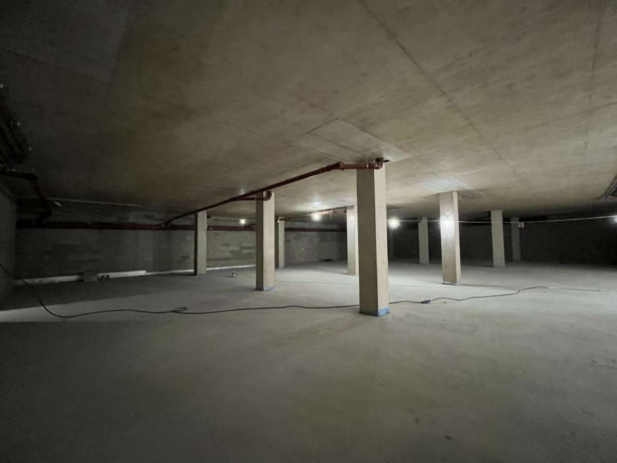 Industrial Unit in London - photo 3