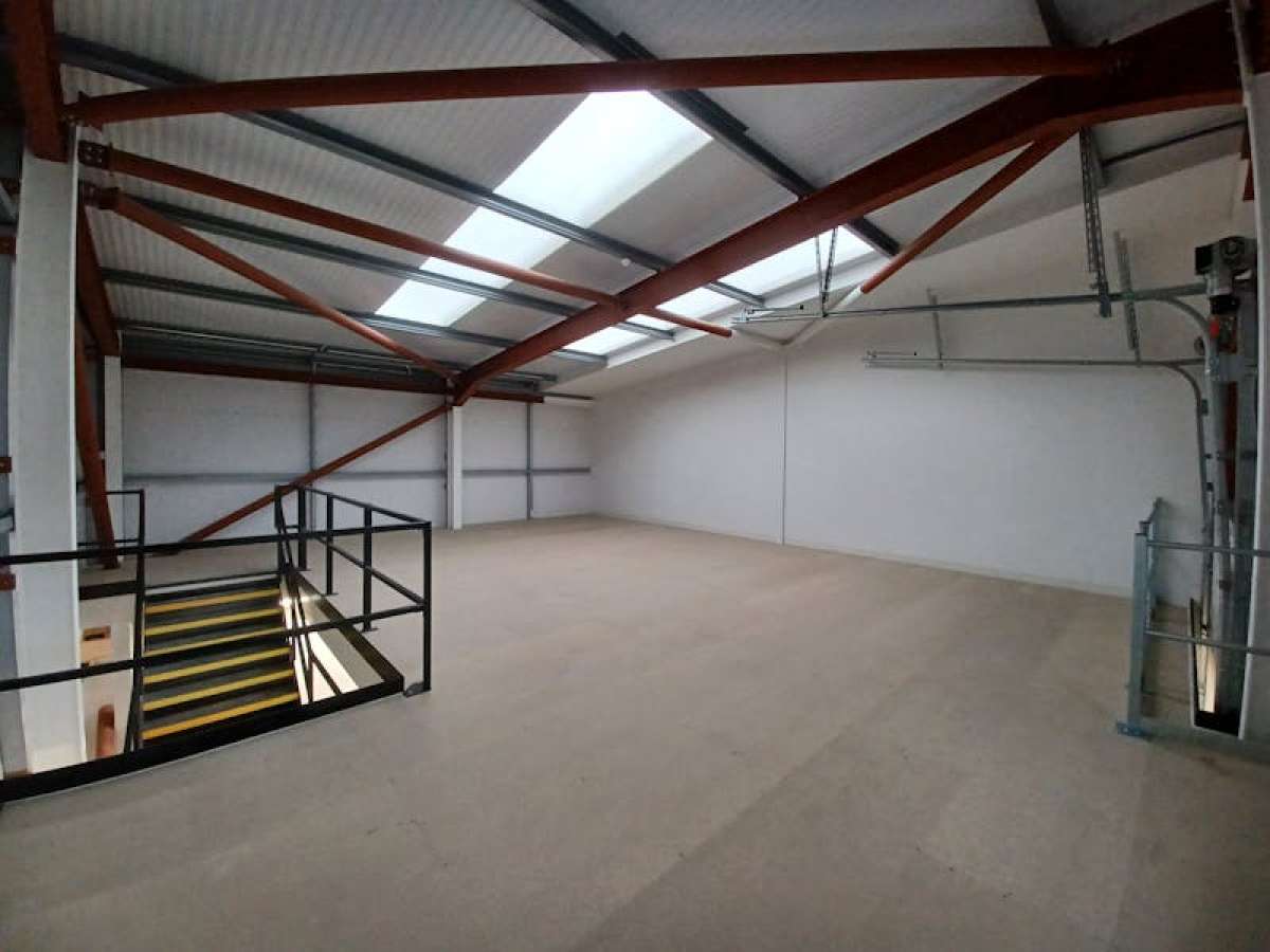 Industrial Unit in Ringwood - photo 3