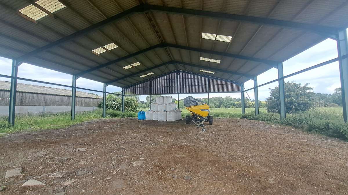 Industrial Unit in Newport Pagnell - photo 2
