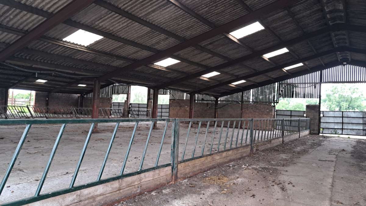 Industrial Unit in Newport Pagnell - photo 4