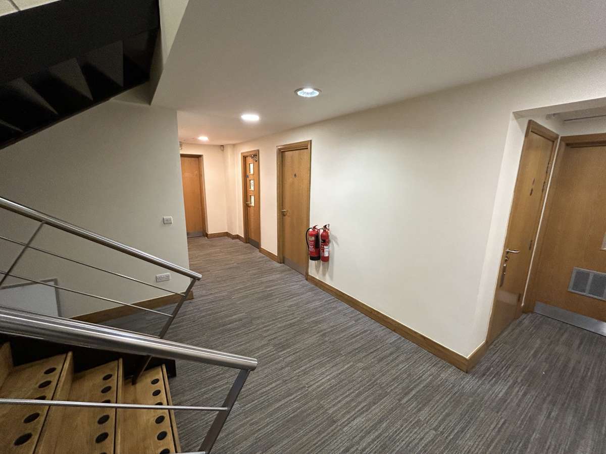 Industrial Unit in Altrincham - photo 2