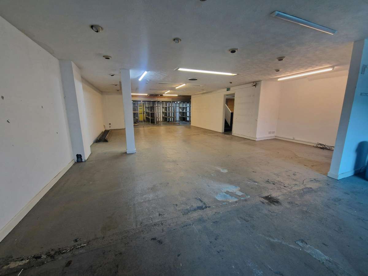 Industrial Unit in Portsmouth - photo 4