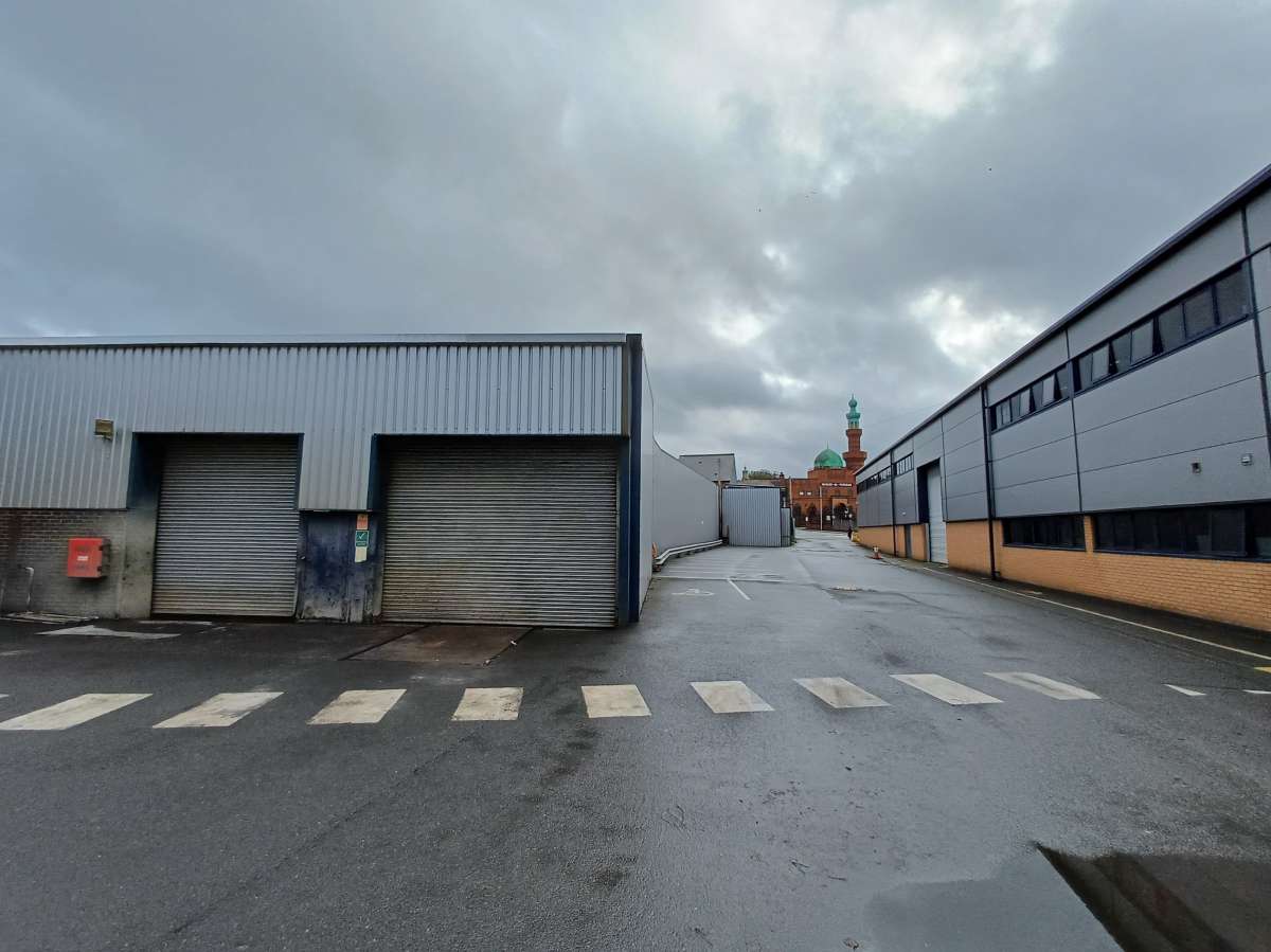 Industrial Unit in Walsall - photo 3