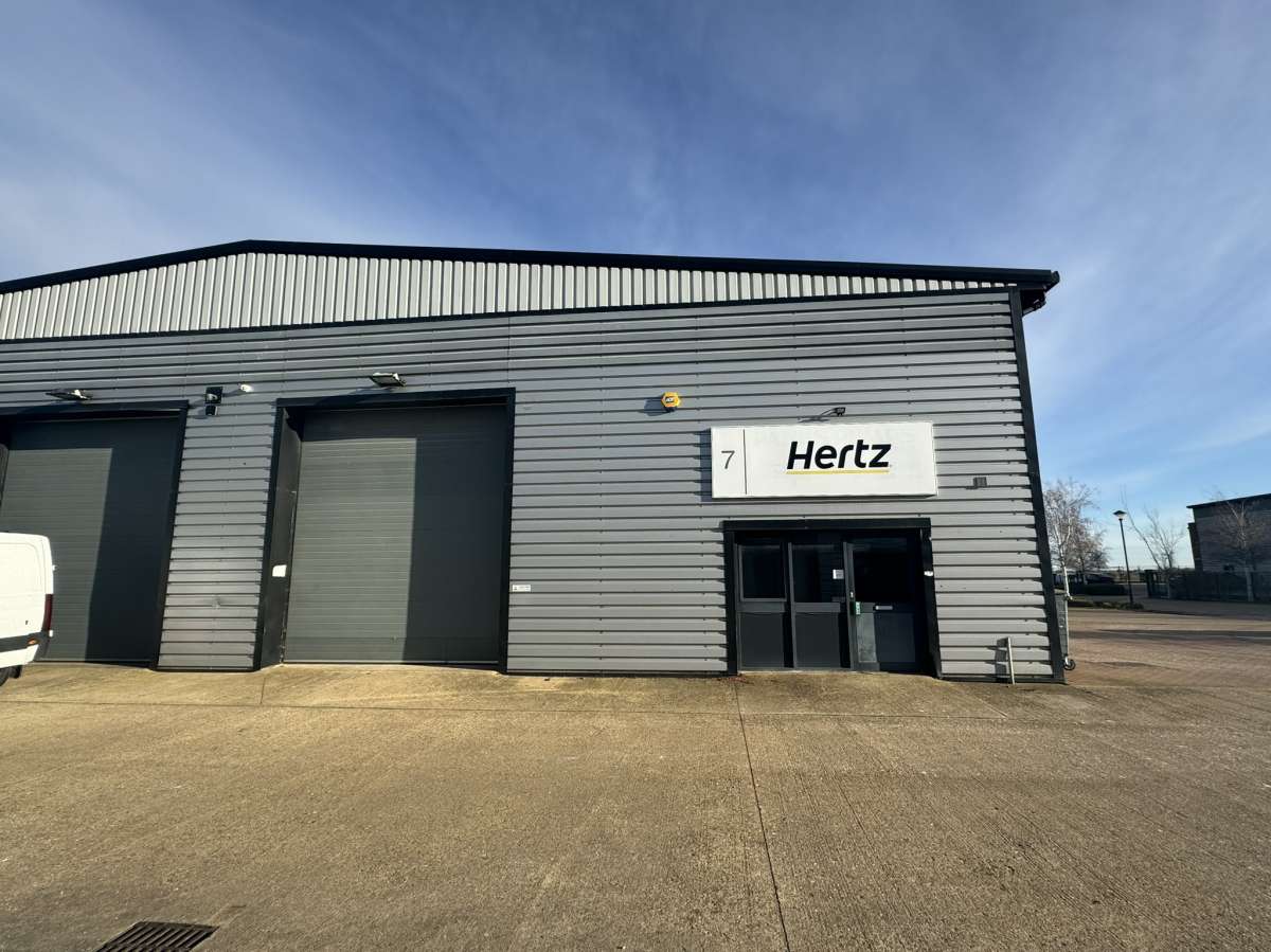 Industrial Unit in Peterborough - photo 3