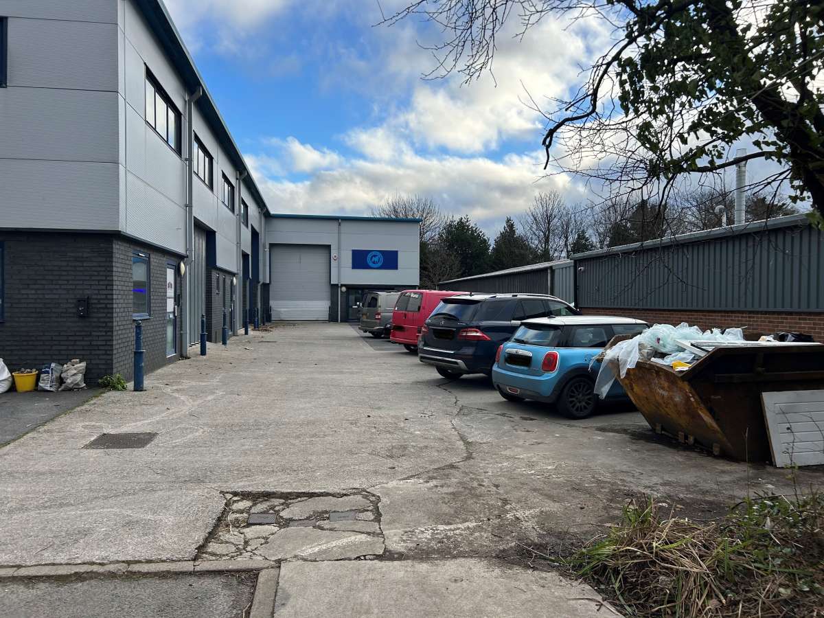 Industrial Unit in Ivybridge - photo 2