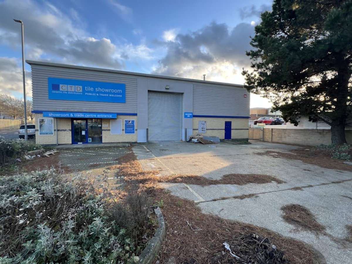 Industrial Unit in Portsmouth - photo 2
