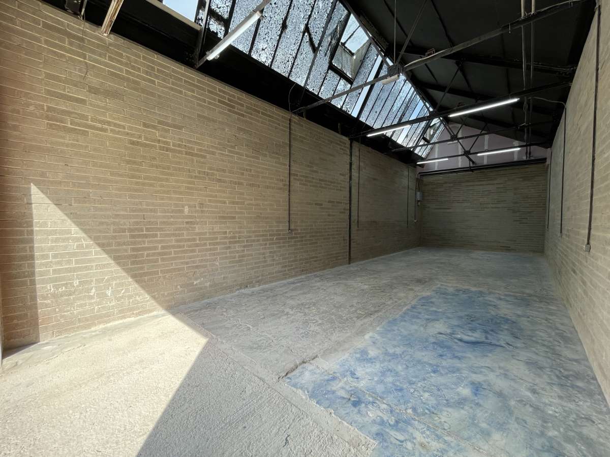 Industrial Unit in Halifax - photo 2