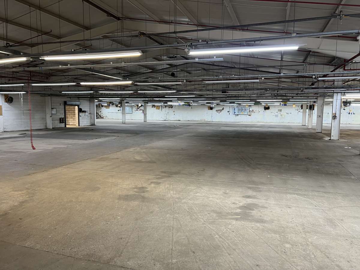 Industrial Unit in Bradford - photo 3