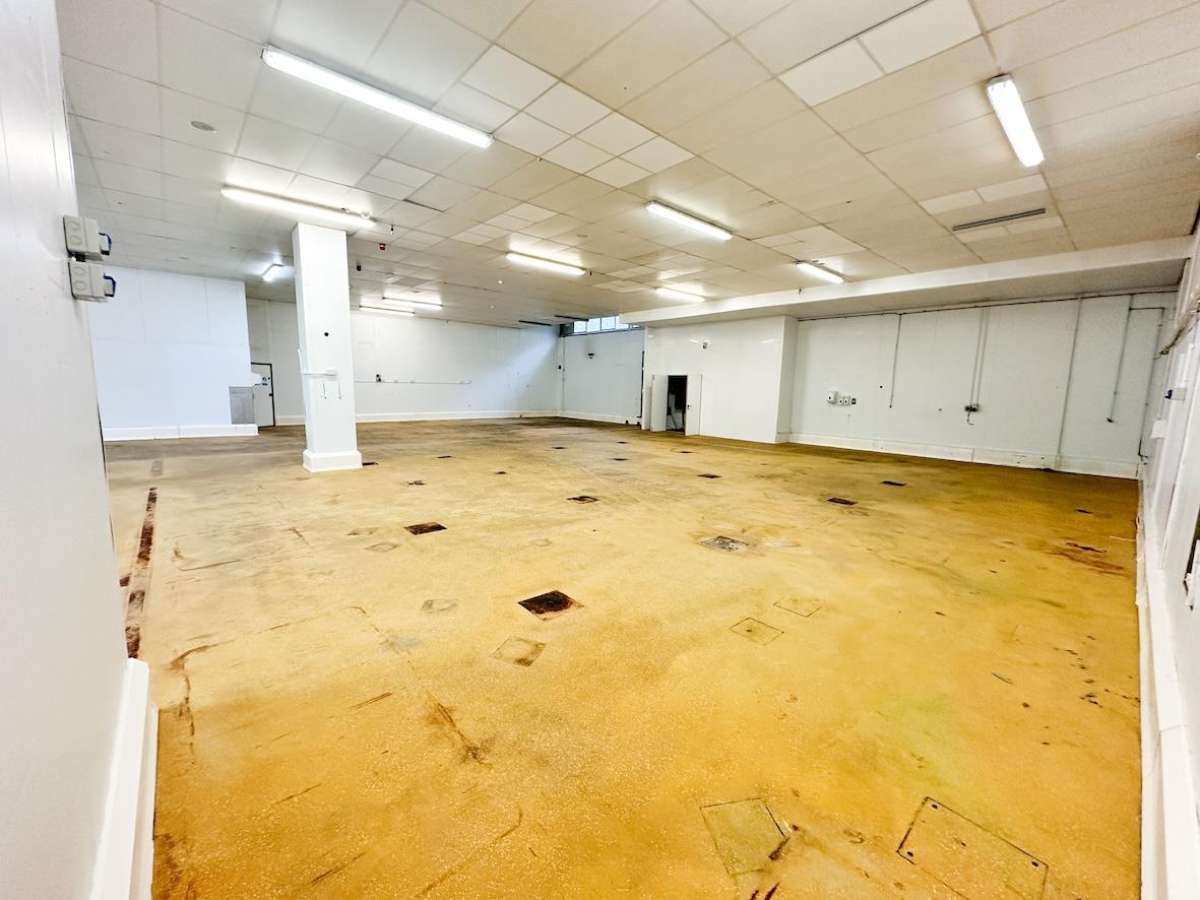 Industrial Unit in Hebden Bridge - photo 2