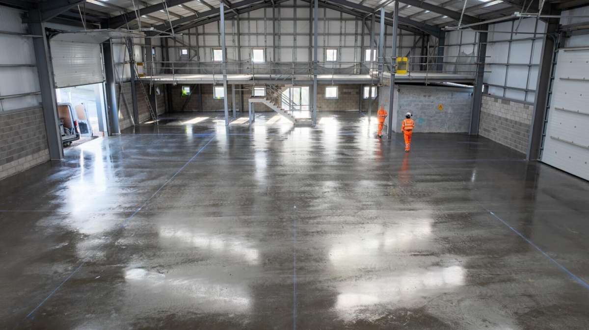 Industrial Unit in Manchester - photo 4